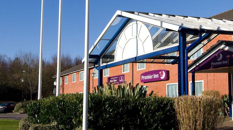 <b>Premier Inn Pontypool Exterior</b>. Images powered by <a href="https://www.leonardoworldwide.com/" title="Leonardo Worldwide" target="_blank">Leonardo</a>.