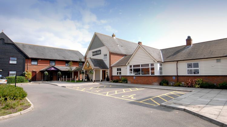 Premier Inn Poole Centre (Holes Bay) Exterior