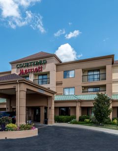 Courtyard Tupelo