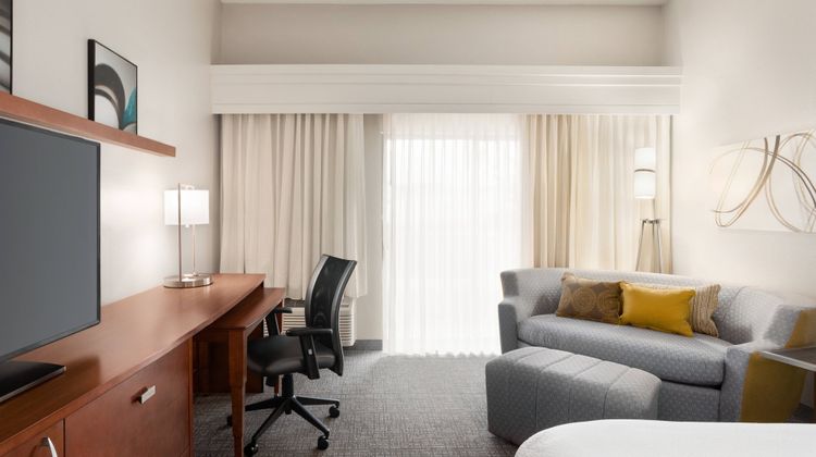 Courtyard Tupelo Room