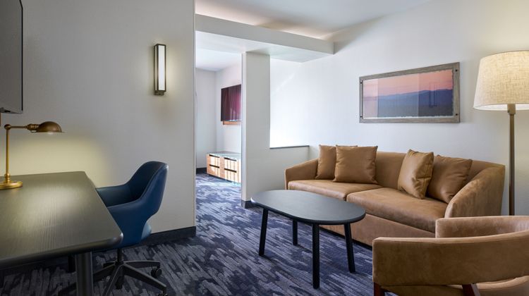 Fairfield Inn & Suites by Marriott Suite