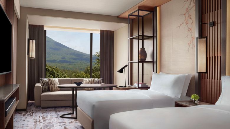 <b>Higashiyama Niseko Village-Ritz-Carlton Room</b>. Images powered by <a href="https://www.leonardoworldwide.com/" title="Leonardo Worldwide" target="_blank">Leonardo</a>.