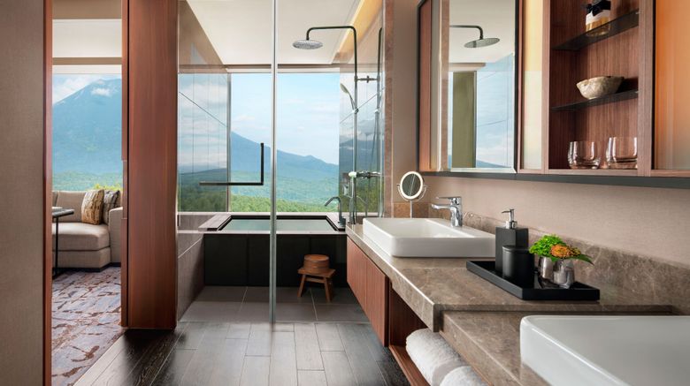 <b>Higashiyama Niseko Village-Ritz-Carlton Room</b>. Images powered by <a href="https://www.leonardoworldwide.com/" title="Leonardo Worldwide" target="_blank">Leonardo</a>.
