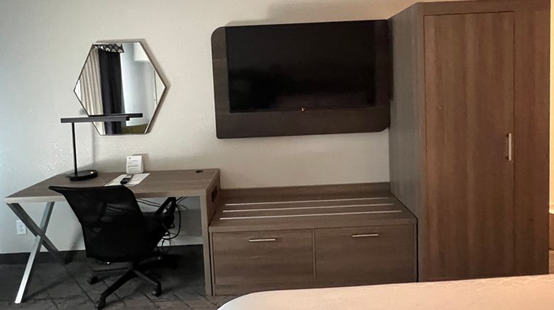 <b>Holiday Inn Express & Suites Dubois Room</b>. Images powered by <a href="https://www.leonardoworldwide.com/" title="Leonardo Worldwide" target="_blank">Leonardo</a>.