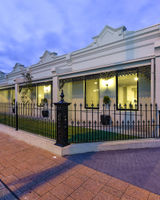Aloha Central Premium Studios