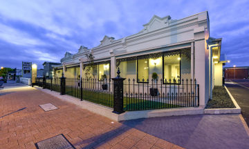 Aloha Central Premium Studios