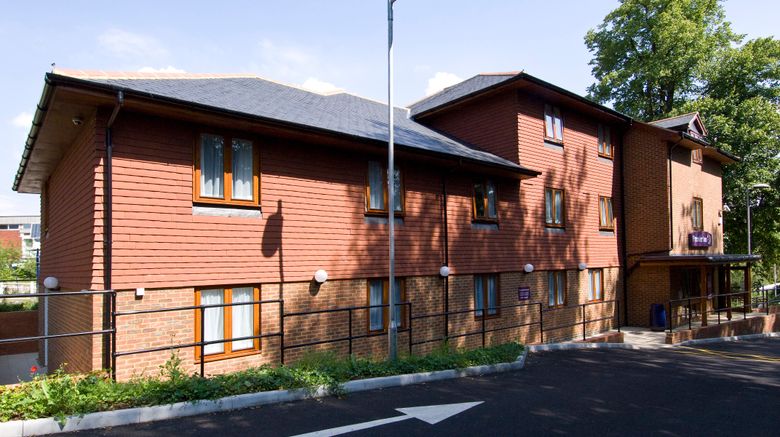 <b>Premier Inn Portsmouth (Horndean) Exterior</b>. Images powered by <a href="https://www.leonardoworldwide.com/" title="Leonardo Worldwide" target="_blank">Leonardo</a>.