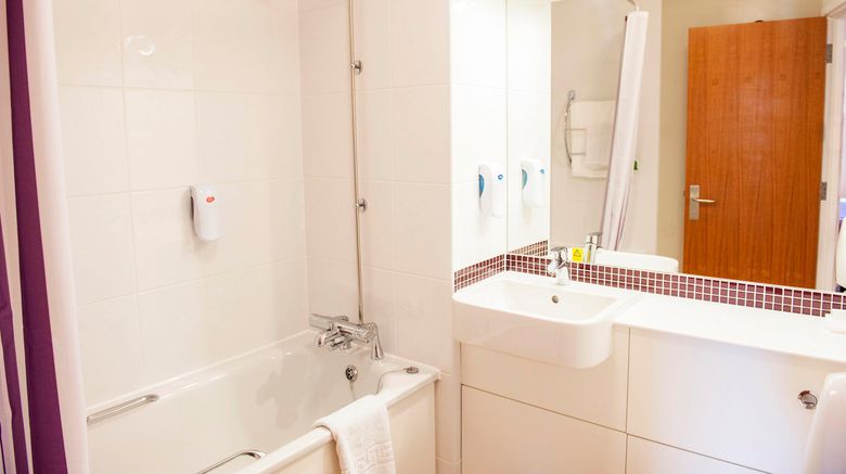 <b>Premier Inn Preston Central Room</b>. Images powered by <a href="https://www.leonardoworldwide.com/" title="Leonardo Worldwide" target="_blank">Leonardo</a>.