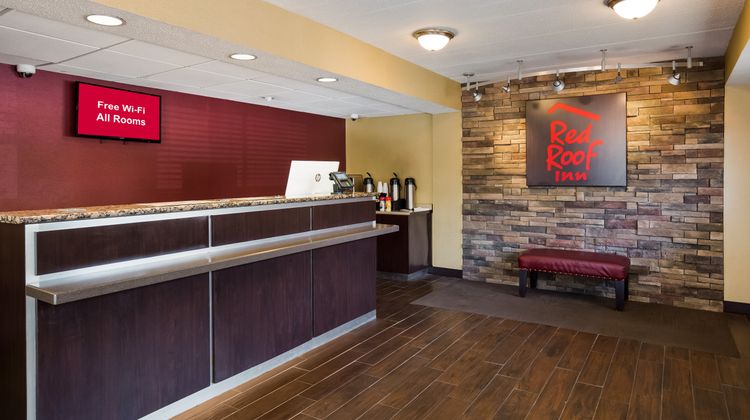 Red Roof Inn Wilkes-Barre Arena Lobby