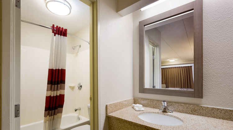 Red Roof Inn Wilkes-Barre Arena Room