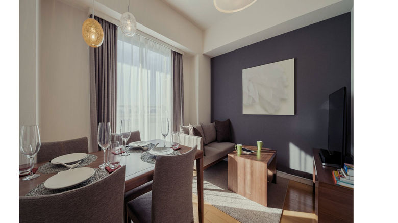 <b>Oakwood Residence Shinagawa, Tokyo Room</b>. Images powered by <a href="https://www.leonardoworldwide.com/" title="Leonardo Worldwide" target="_blank">Leonardo</a>.