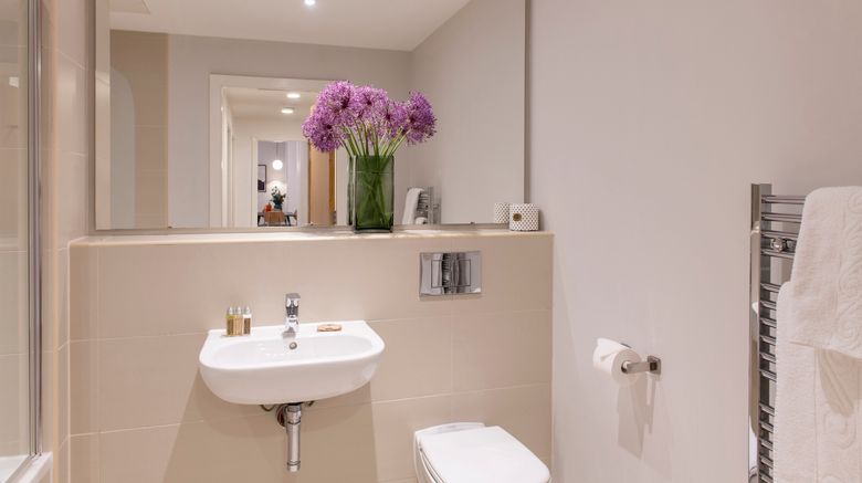 <b>Cove Minshull Street Room</b>. Images powered by <a href="https://www.leonardoworldwide.com/" title="Leonardo Worldwide" target="_blank">Leonardo</a>.