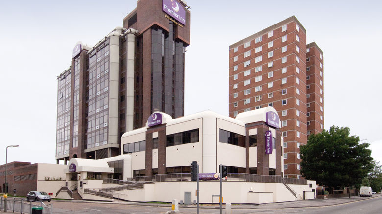 <b>Premier Inn Sunbury Kempton Park-Sunbury Exterior</b>. Images powered by <a href="https://www.leonardoworldwide.com/" title="Leonardo Worldwide" target="_blank">Leonardo</a>.