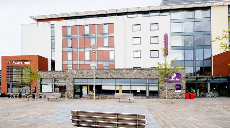 Premier Inn Swansea Waterfront Exterior