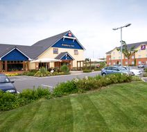 Premier Inn Swindon Central Exterior