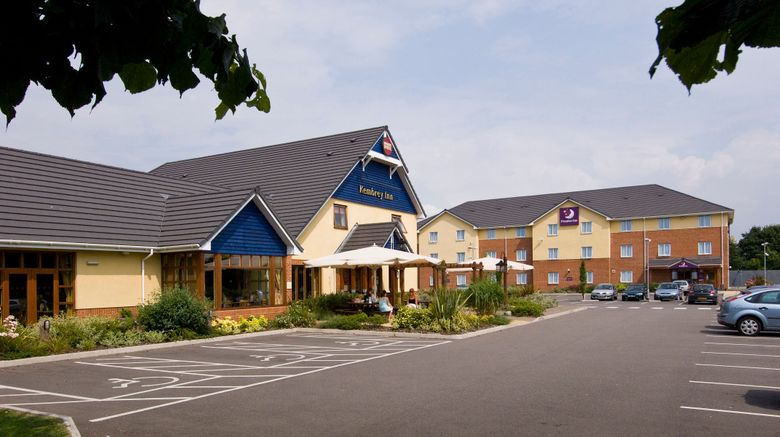 <b>Premier Inn Swindon Central Exterior</b>. Images powered by <a href="https://www.leonardoworldwide.com/" title="Leonardo Worldwide" target="_blank">Leonardo</a>.