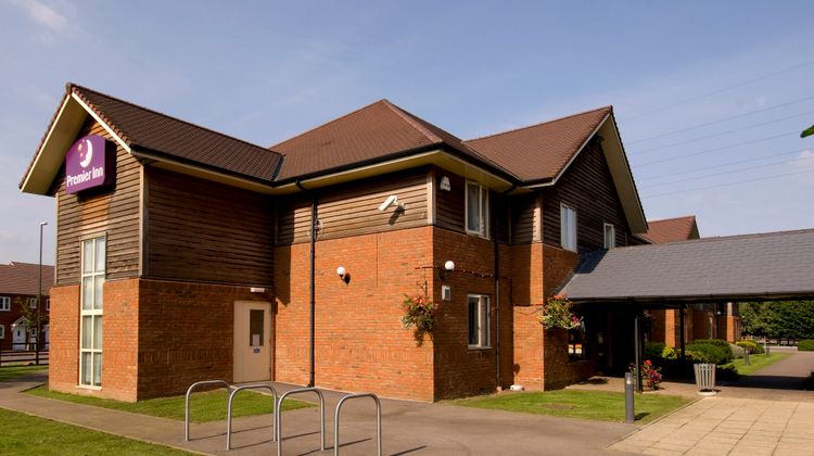 Premier Inn Tewkesbury Central Exterior