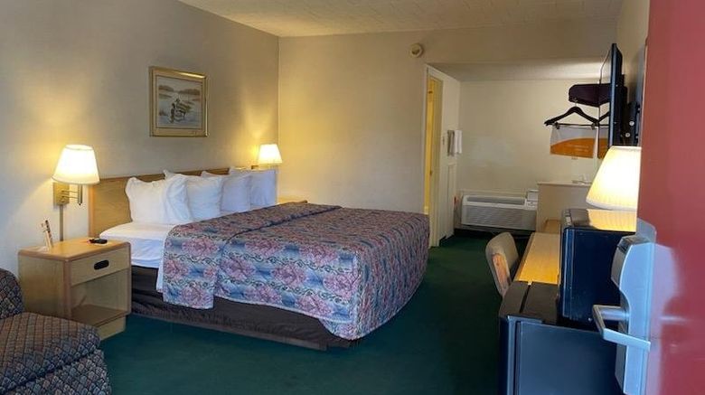 <b>Horseshoe Curve Lodge Room</b>. Images powered by <a href="https://www.leonardoworldwide.com/" title="Leonardo Worldwide" target="_blank">Leonardo</a>.