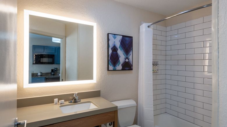 <b>Candlewood Suites Room</b>. Images powered by <a href="https://www.leonardoworldwide.com/" title="Leonardo Worldwide" target="_blank">Leonardo</a>.