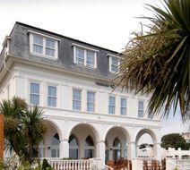 Premier Inn Torquay Exterior