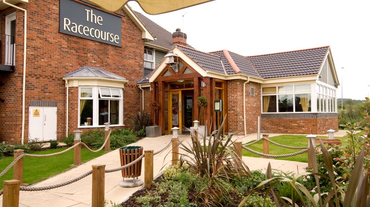 Premier Inn Uttoxeter Exterior