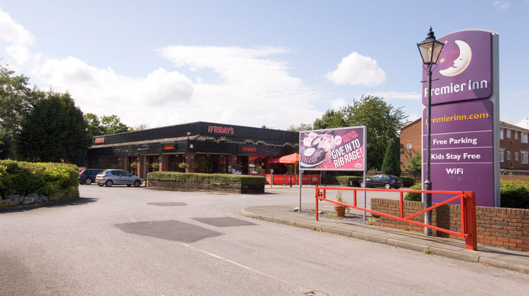 Premier Inn Watford North Exterior