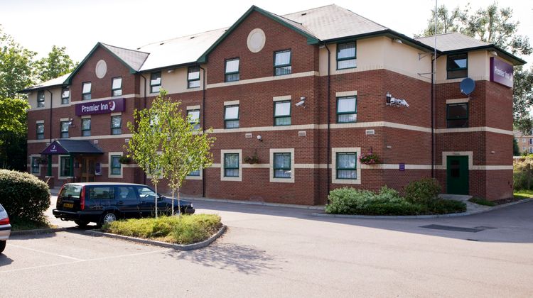 Premier Inn Watford North Exterior