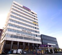 Premier Inn Town Centre (New Square) Exterior