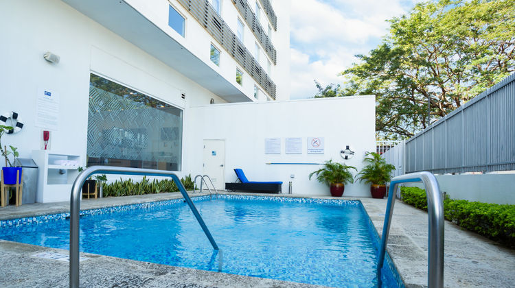 Holiday Inn Express Managua Pool