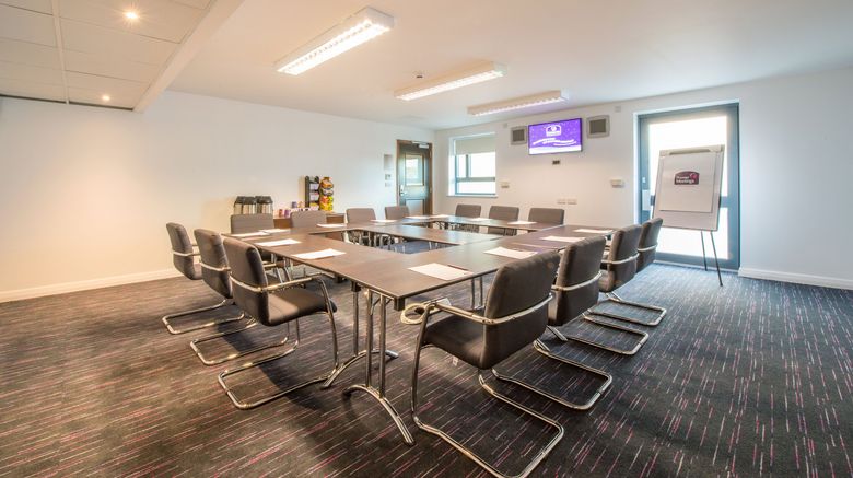 <b>Premier Inn Winchester Meeting</b>. Images powered by <a href="https://www.leonardoworldwide.com/" title="Leonardo Worldwide" target="_blank">Leonardo</a>.