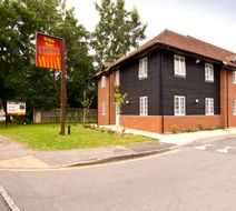 Premier Inn Woking West (A324) Exterior