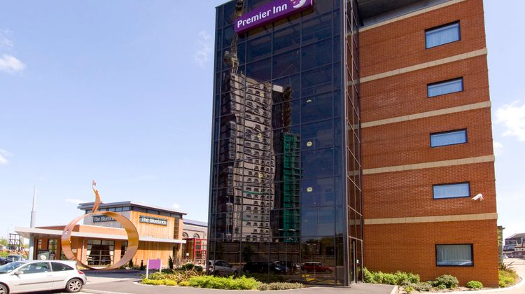 Premier Inn Wolverhampton City Centre Exterior