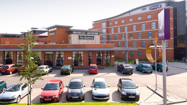 Premier Inn Wolverhampton City Centre Exterior