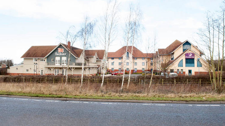Premier Inn Worcester Exterior