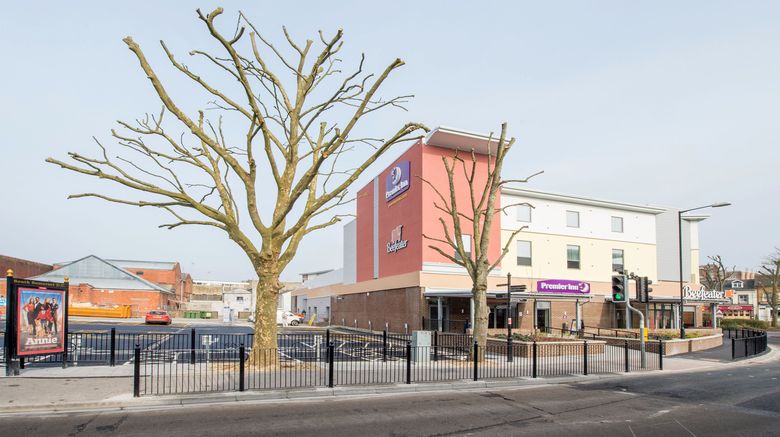<b>Premier Inn Yeovil Town Centre Exterior</b>. Images powered by <a href="https://www.leonardoworldwide.com/" title="Leonardo Worldwide" target="_blank">Leonardo</a>.