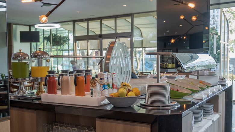 <b>Holiday Inn Guadalajara Select Restaurant</b>. Images powered by <a href="https://www.leonardoworldwide.com/" title="Leonardo Worldwide" target="_blank">Leonardo</a>.