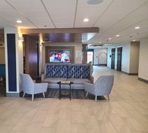 Holiday Inn Express & Suites Exterior