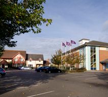 Premier Inn Reading (Caversham Bridge) Exterior