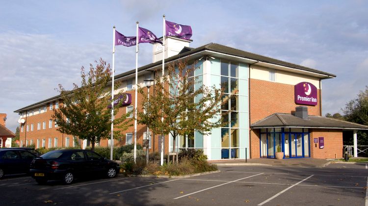 Premier Inn Reading (Caversham Bridge) Exterior