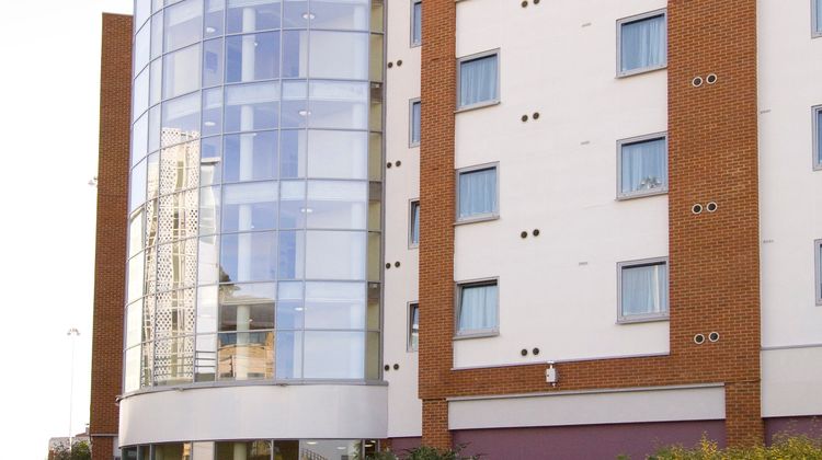 Premier Inn Reading Central Exterior