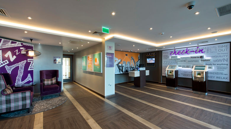 <b>Premier Inn Reading South Gateway Lobby</b>. Images powered by <a href="https://www.leonardoworldwide.com/" title="Leonardo Worldwide" target="_blank">Leonardo</a>.