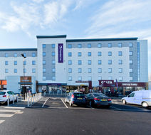 Premier Inn Reading South Gateway Exterior