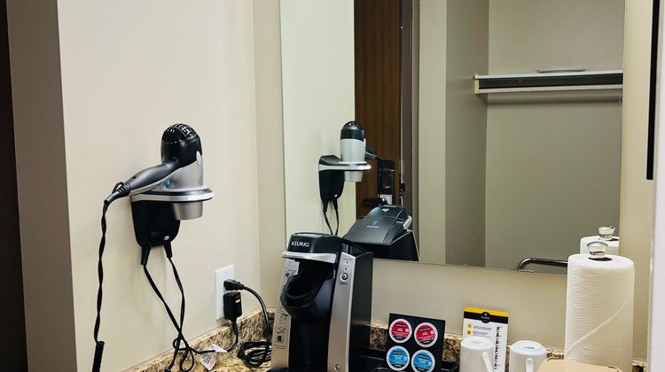 BCMInns Lloydminster, SK Room