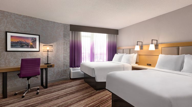 Holiday Inn Airport-Stadium Area Room