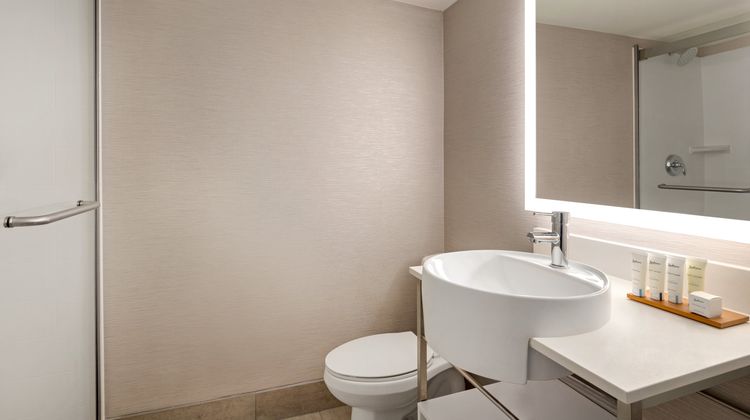 Holiday Inn Airport-Stadium Area Room