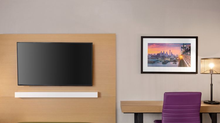 Holiday Inn Airport-Stadium Area Room