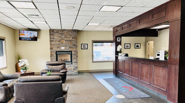 BCMInns Lloydminster, SK Lobby