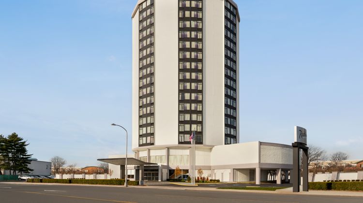 Holiday Inn Airport-Stadium Area Exterior