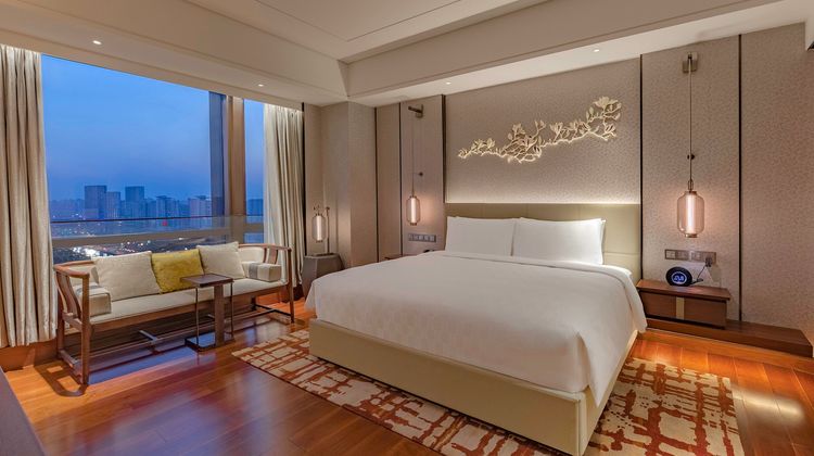 HUALUXE Xinan Suite