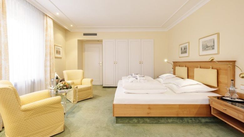 <b>Hotel Bayerischer Hof Room</b>. Images powered by <a href="https://www.leonardoworldwide.com/" title="Leonardo Worldwide" target="_blank">Leonardo</a>.